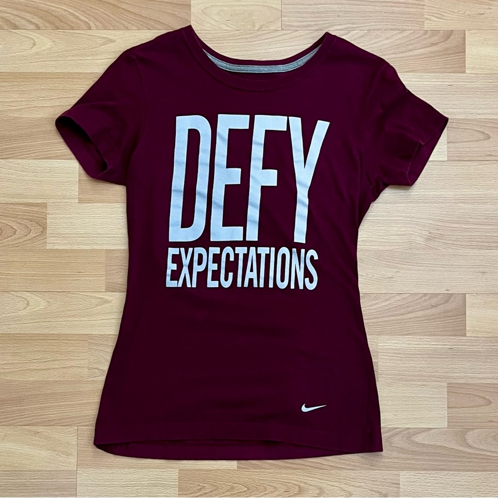 Nike “Defy Expectations” Slim Fit T-Shirt
